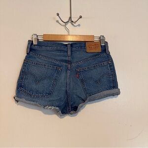 Levi’s cuffed cut off button fly mid rise short jean shorts size W24